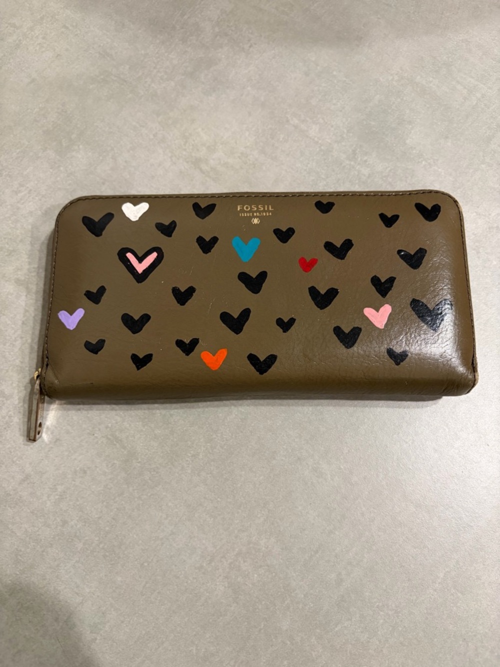 Fossil Olive Patent Heart Zip Wallet, used